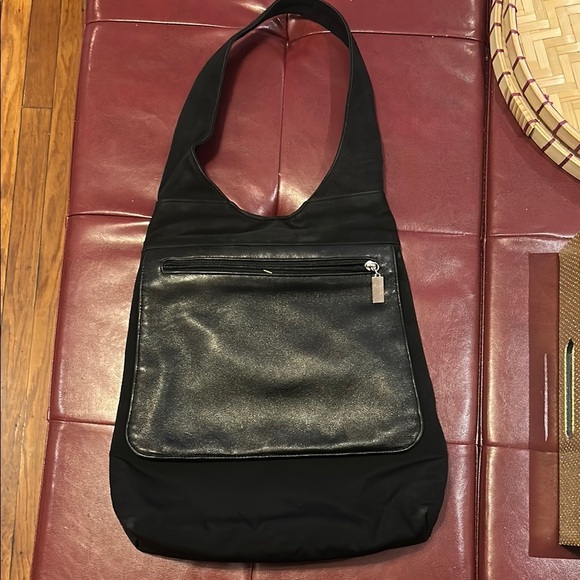Bloomingdale’s Black Shoulder Bag - Picture 2 of 5